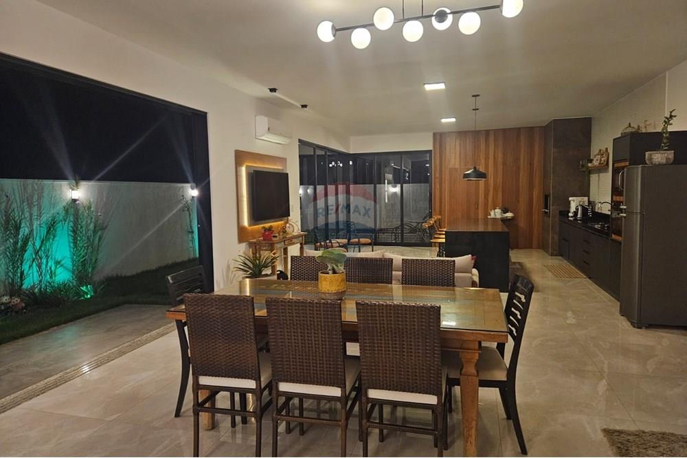 Residential - بيت مستقل - Araxá , Minas Gerais - BR - MONICA 1.jpeg - 870431058-2