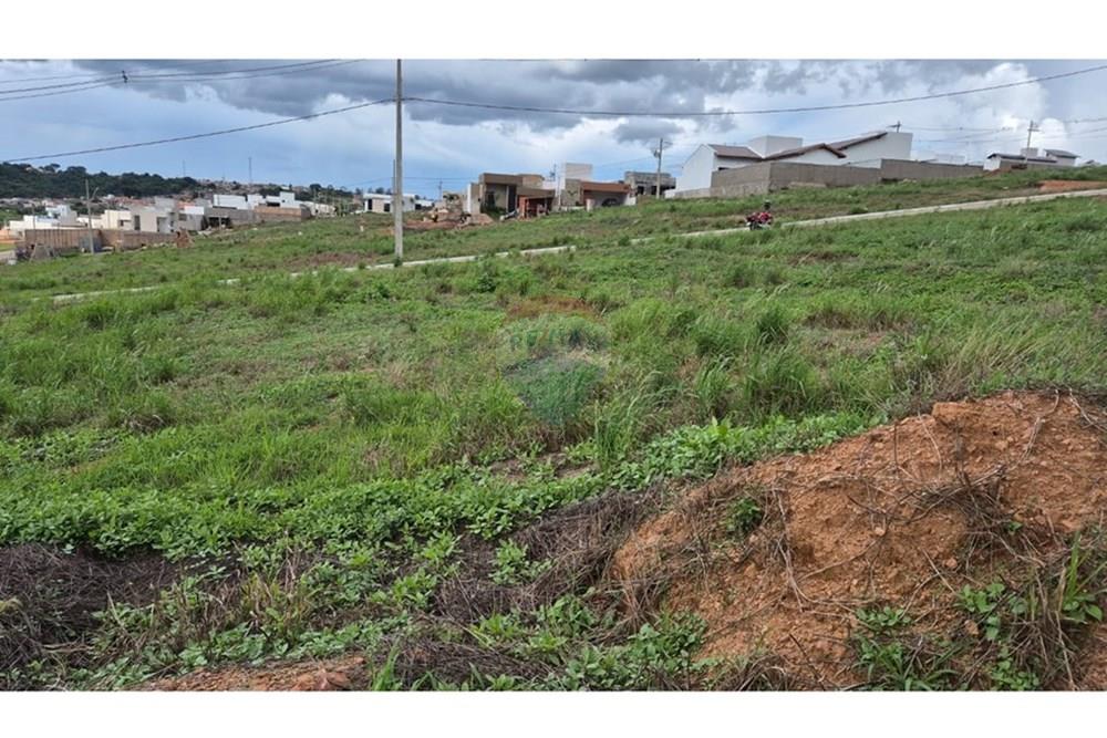 Terreno - Venda - Araxá , Minas Gerais - RODRIGO 10.jpeg - Quintal - 870431054-9