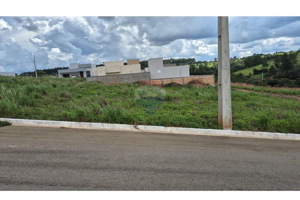 Terreno - Venda - Araxá , Minas Gerais - RODRIGO 4.jpeg - Quintal - 870431054-9