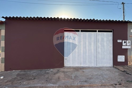 Venda-Casa-Rua 49 , 58  - PROXIMO A IGREJA CATÓLICA, SUPERMERCADO NOSSA KASA  - Jardim Ceu Azul , Valparaíso de Goiás , Goiás , 72871049-880351097-6