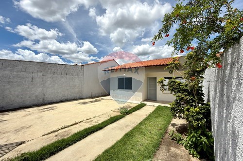 Venda-Casa-Av. Olímpica, 196 - Vila Bethel , 53  - perto da estação rodoviária  - Centro , Santo Antônio do Descoberto , Goiás , 72900-000-880111121-4