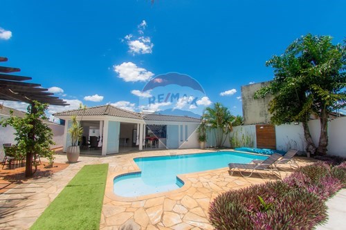 Venda-Casa-SHA Conjunto 5 , 35  - Arniquieras  - Arniqueiras , Águas Claras , Distrito Federal , 71995325-880321109-1