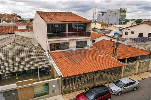 For Sale-House-QE 13 Conjunto F , 18  - Atacadão Dia a Dia  - Guara II , Guara , Distrito Federal , 71050-060-880321005-7