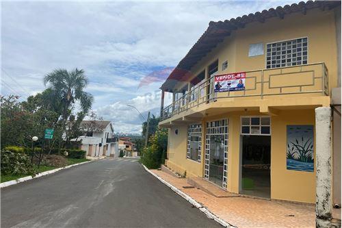 For Sale-Two Level House-QL 32 Bloco D , 4  - Cond. Villages Alvorada  - Lago Sul , Brasilia , Distrito Federal , 71676100-880261080-85