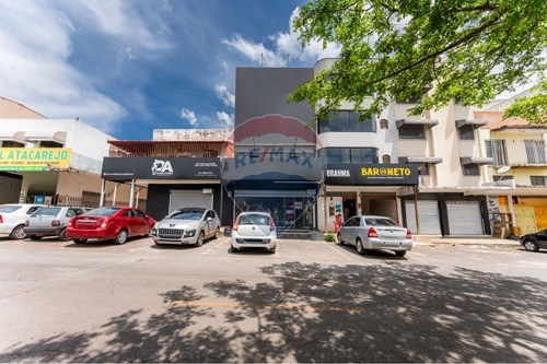 Venda-Prédio-quadra 30 , 38  - Perto da igreja Universal  - Setor Central , Gama , Distrito Federal , 72405300-880111136-6