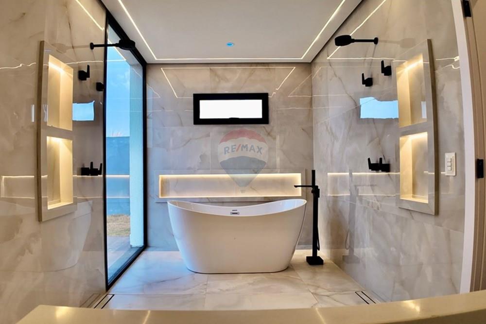 Casa de Condomínio - Venda - Brasília , Distrito Federal - DJI_20241003162639_0958_D.jpg - Banheiro - 880261134-35