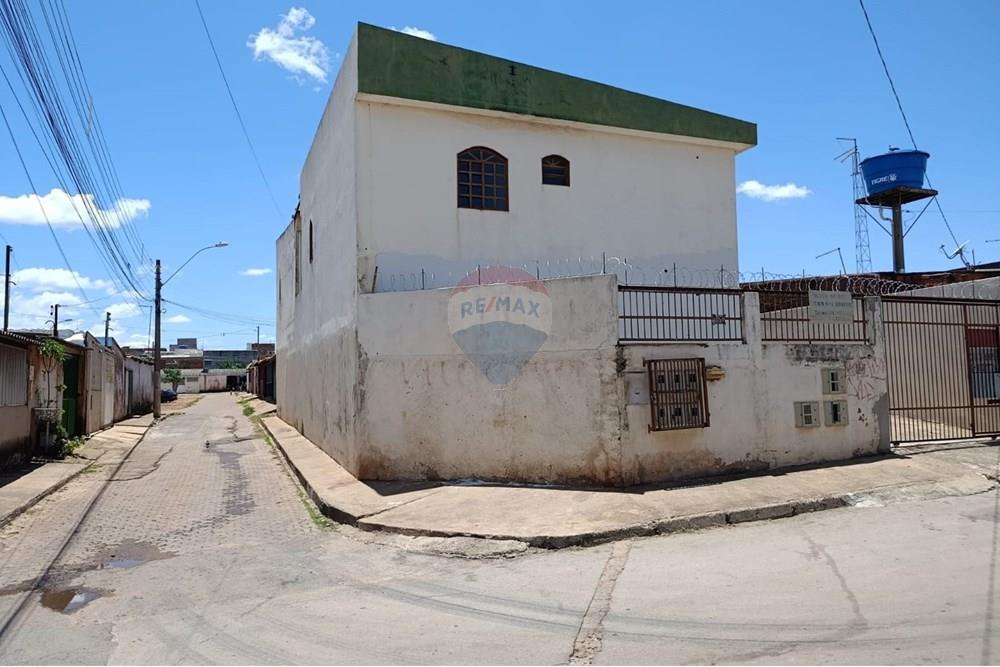 Sobrado - Venda - Ceilandia , Distrito Federal - vista rua lateral predio qno 19.jpg - 880341022-111