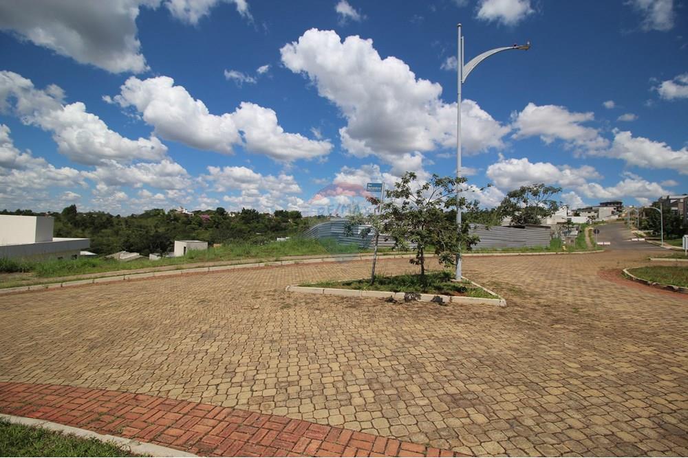 Terreno - Venda - Brasília , Distrito Federal - Arredores do terreno 2.JPG - 880151004-197