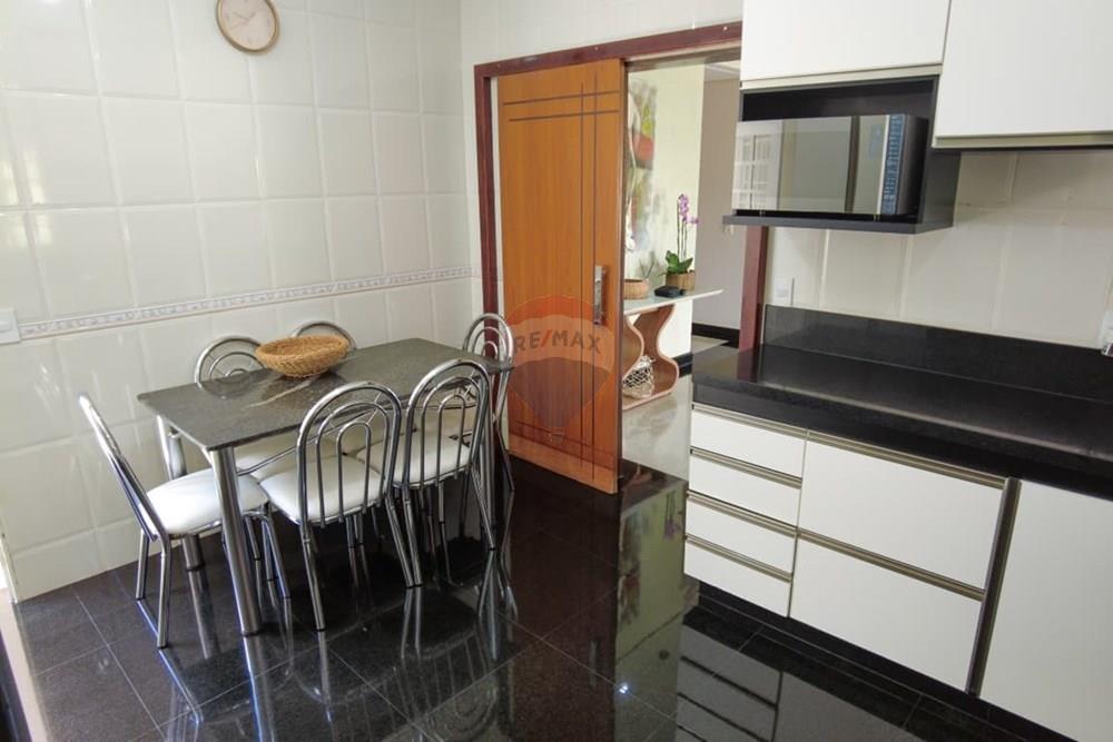 Casa - Venda - Vicente Pires , Distrito Federal - WhatsApp Image 2026-03-25 at 12.04.13 (2).jpeg - Cozinha - 880261110-31