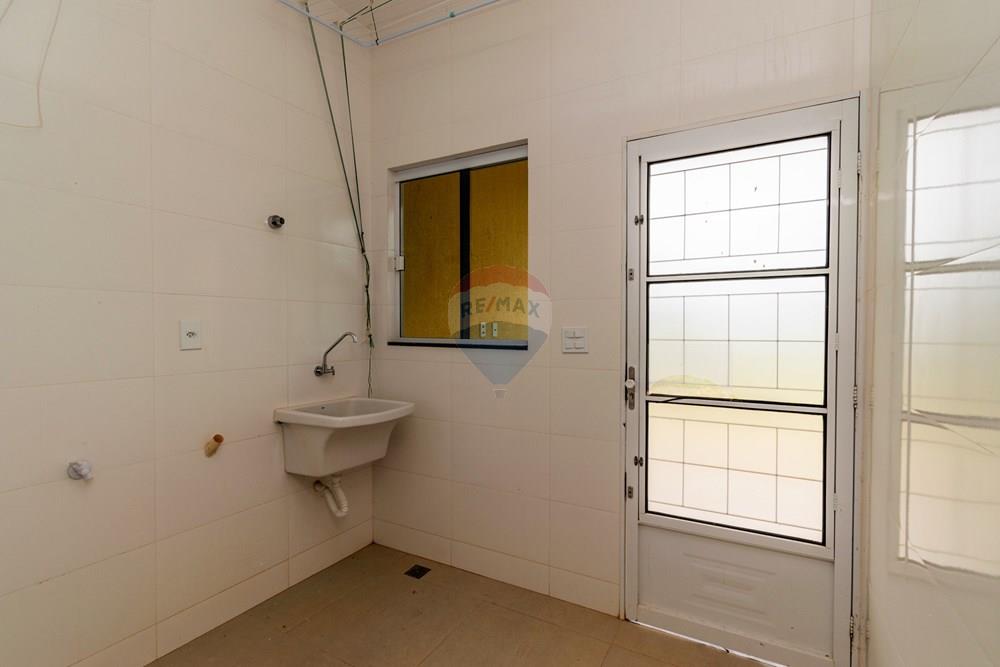 Casa - Venda - Brasília , Distrito Federal - Lavanderia fechada 1.jpg - 880151004-222