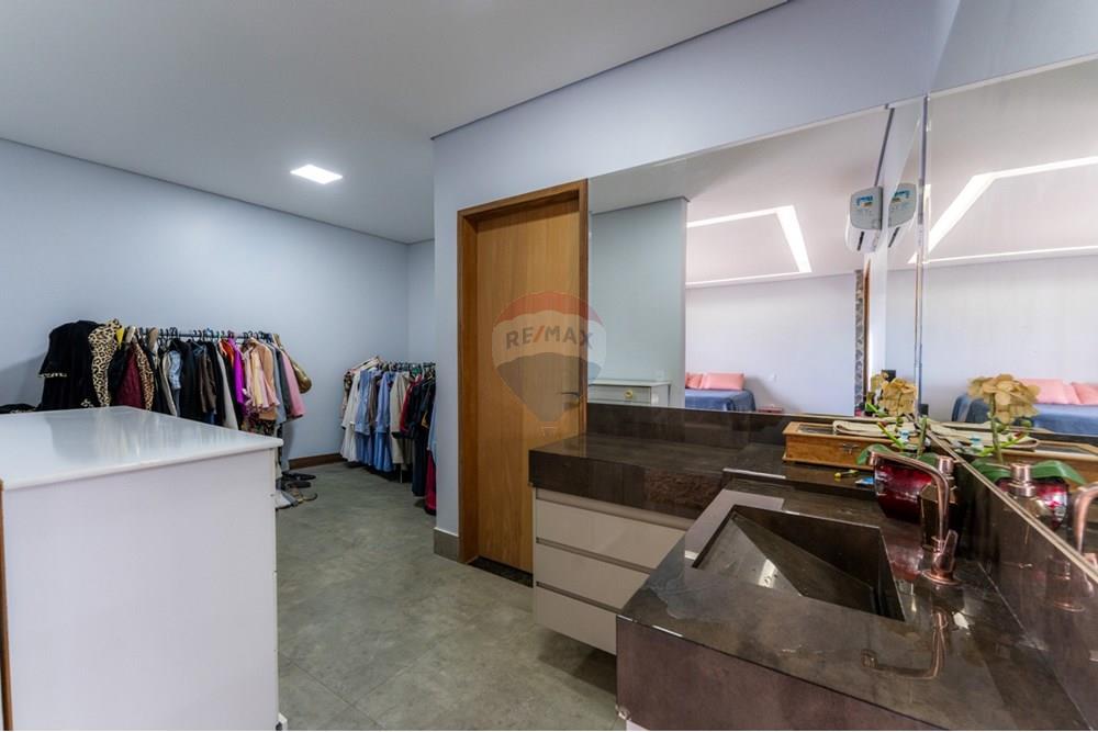 Casa de Condomínio - Venda - Brasília , Distrito Federal - WhatsApp Image 2025-12-18 at 05.27.00 (1).jpeg - Closet - 880461004-150