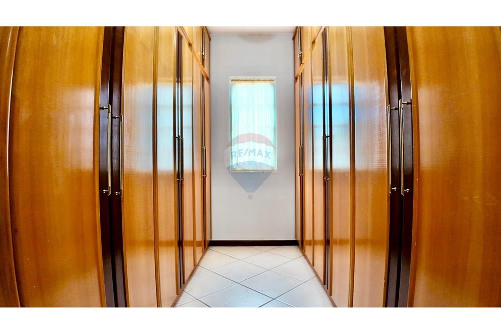 Casa de Condomínio - Venda - Brasília , Distrito Federal - closet suite master.jpeg - 880341020-48