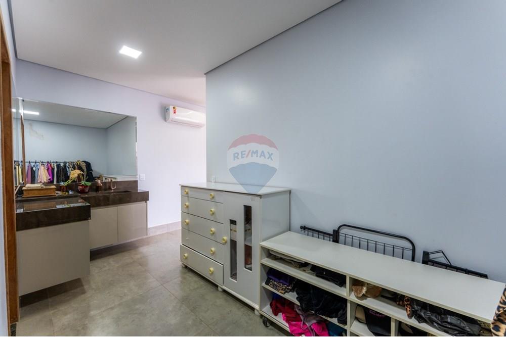 Casa de Condomínio - Venda - Brasília , Distrito Federal - WhatsApp Image 2025-12-18 at 05.27.00 (2).jpeg - Closet - 880461004-150