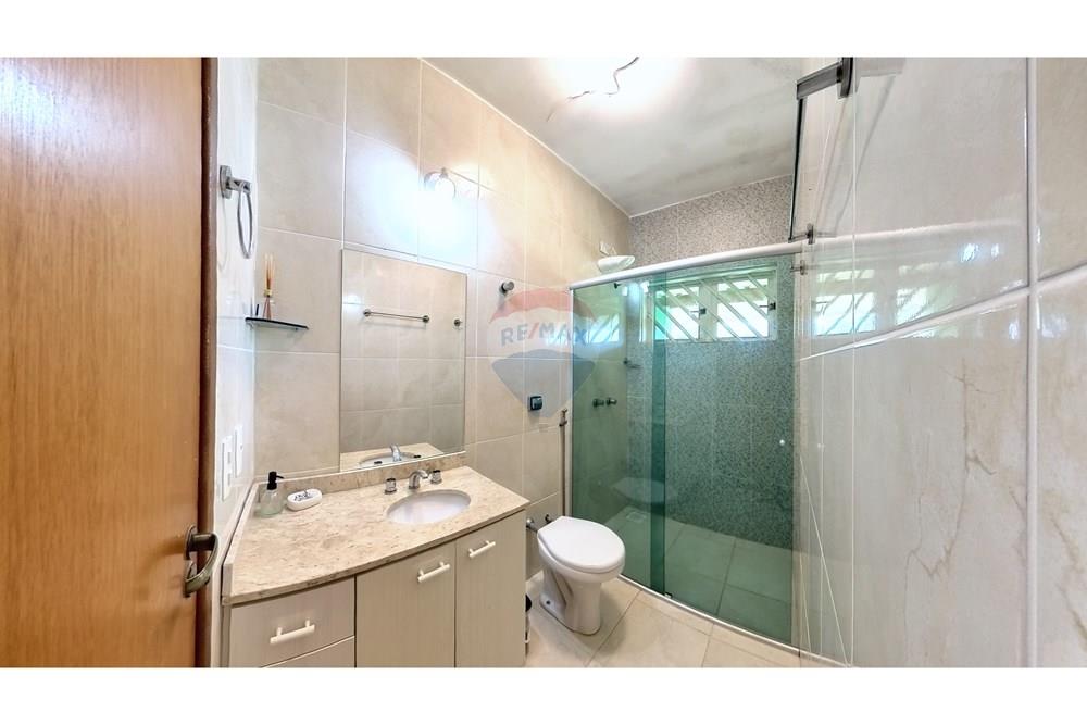 Casa - Venda - Brasília , Distrito Federal - banheiro social superior.jpg - 880341024-120