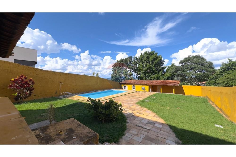 Casa - Venda - Brasília , Distrito Federal - FOTO VISTA PISCINA E JARDIM.jpg - 880341024-128