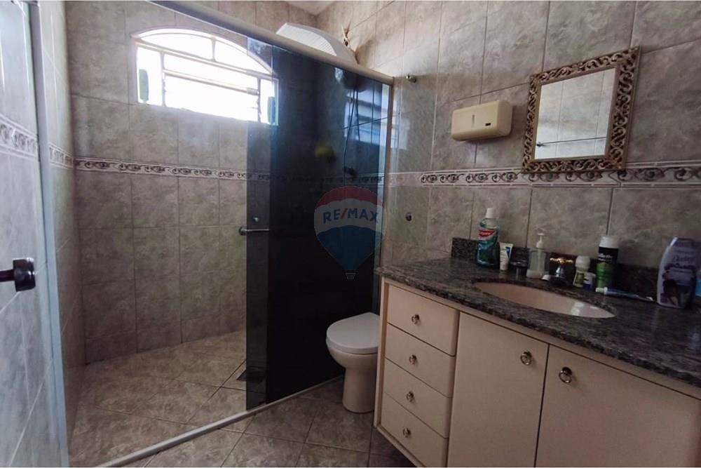 Casa - Venda - Vicente Pires , Distrito Federal - WhatsApp Image 2026-02-24 at 11.23.27 (1).jpeg - Banheiro - 880231178-8