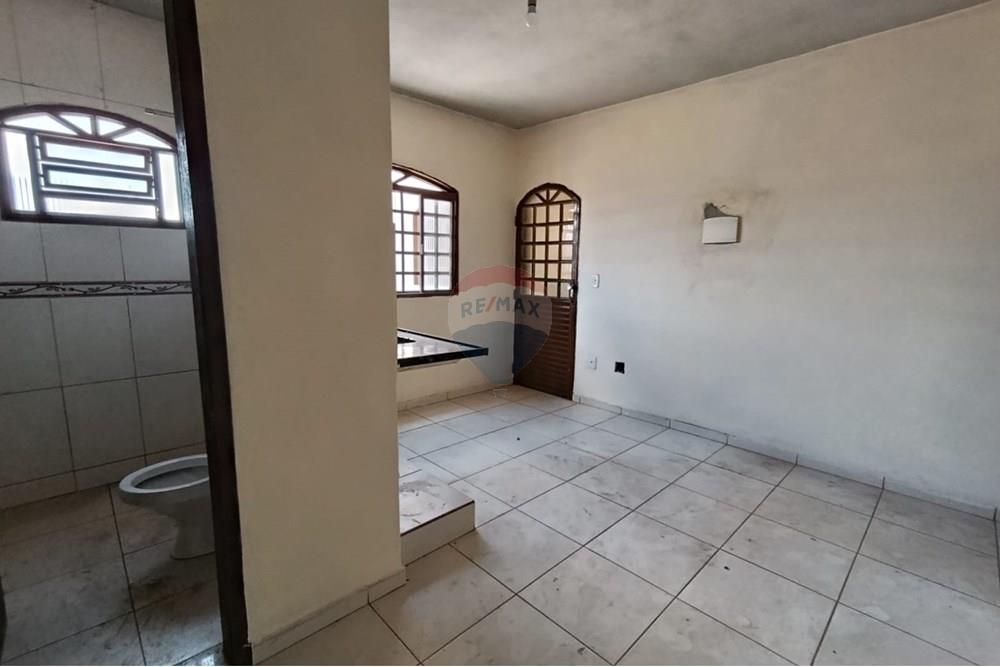 Sobrado - Venda - Ceilandia , Distrito Federal - banheiro e sala 30m².jpg - 880341022-111