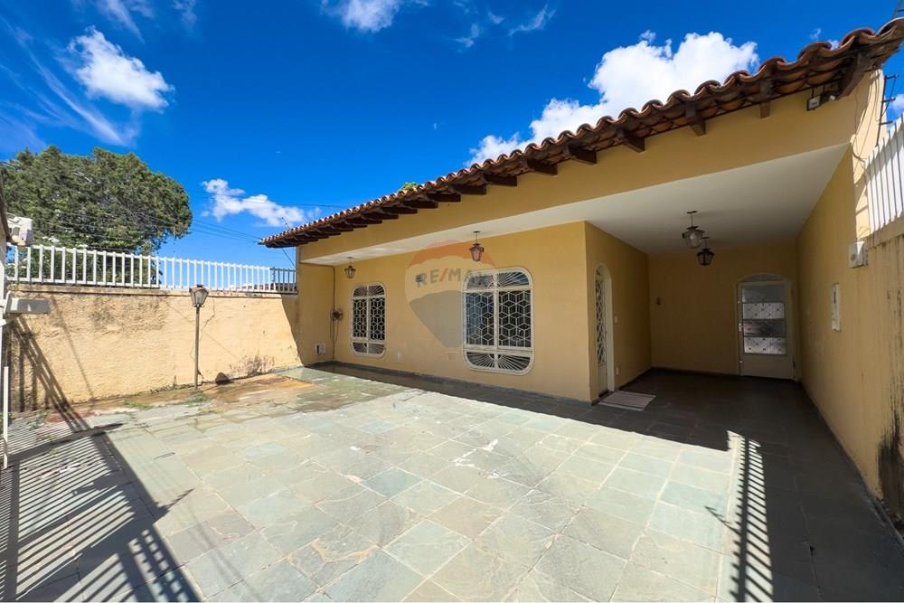 Casa - Venda - Taguatinga , Distrito Federal - fachada 1 Qsb 04.jpg - 880341022-116