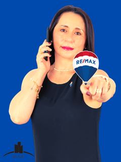 Mariela Tapia - RE/MAX Capital