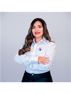 Talia Chogllo - RE/MAX Prime
