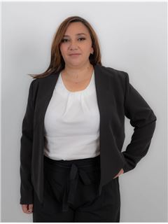 Carla Cuesta - RE/MAX Capital 2
