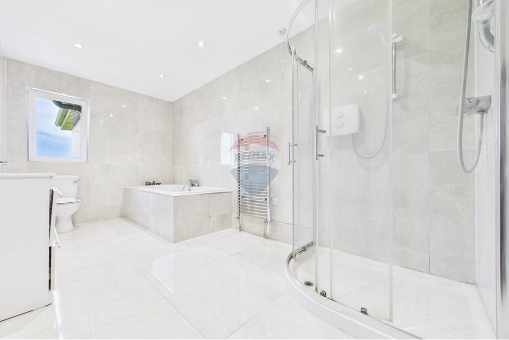 House - For Sale - Kilmacow, Kilkenny - 51 Bathroom.jpg - 770821001-1546