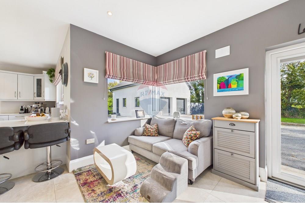 House - For Sale - Kilmacow, Kilkenny - 27 living -kitchen.jpg - 770821001-1546