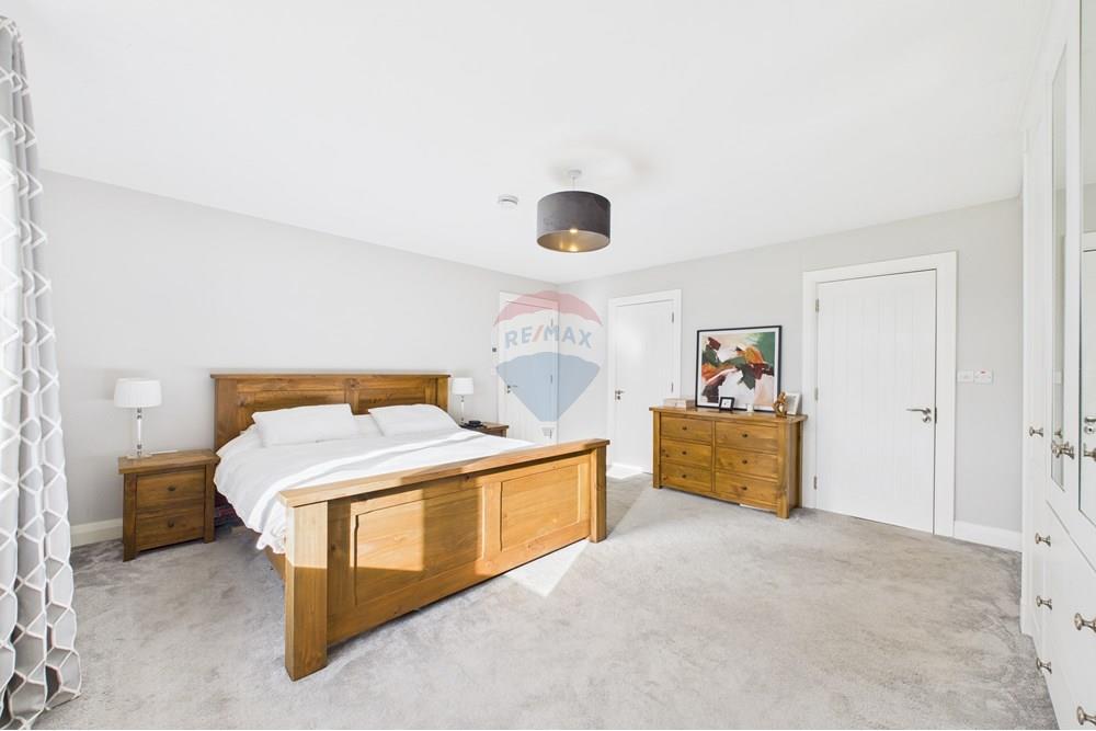 House - For Sale - Kilmacow, Kilkenny - 37. Primary Bedroom.jpg - 770821001-1546