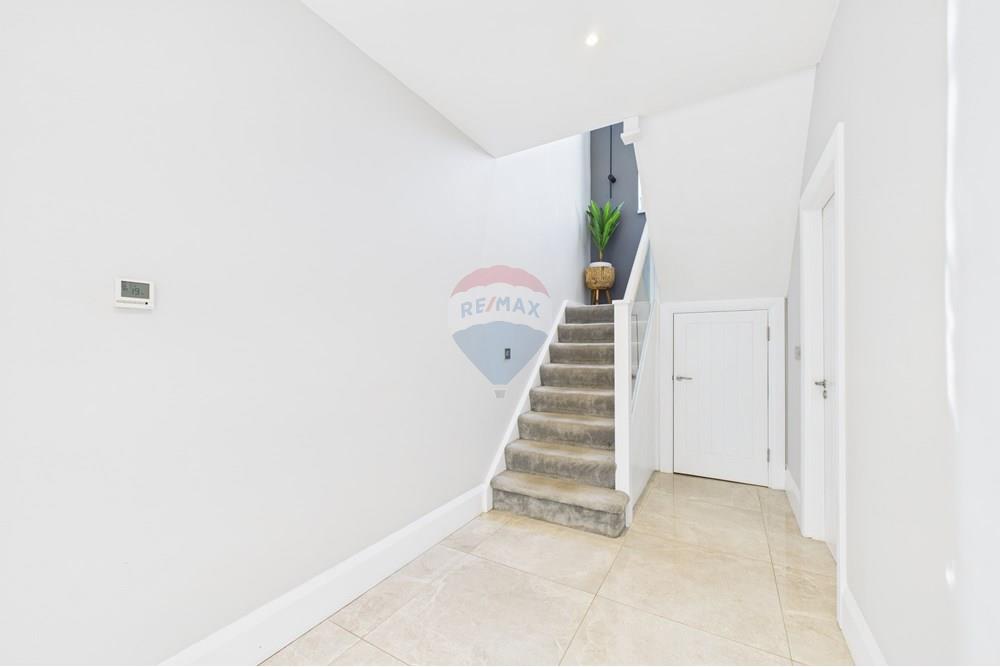 House - For Sale - Kilmacow, Kilkenny - 36. Stairs.jpg - 770821001-1546