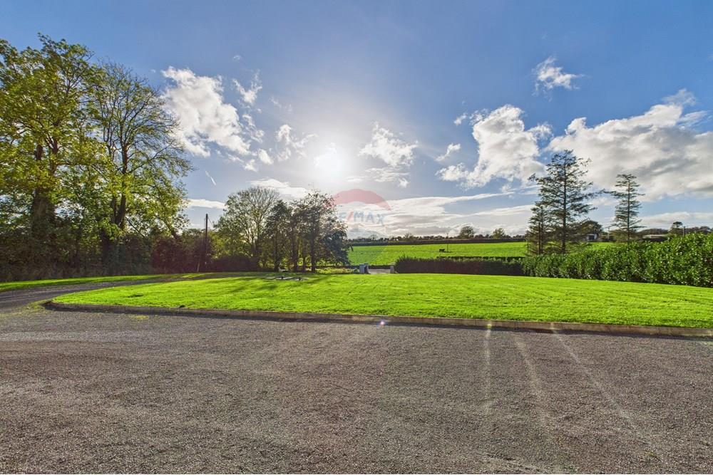 House - For Sale - Kilmacow, Kilkenny - 14. Front garden.jpg - 770821001-1546