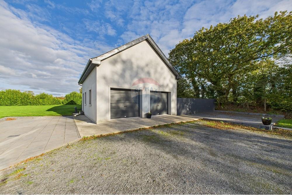 House - For Sale - Kilmacow, Kilkenny - 3 double garage.jpg - 770821001-1546