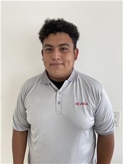 Makelaar - Dixie Acosta - RE/MAX 100
