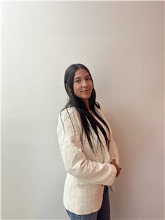 Associate - Julie Sanchez - RE/MAX CLASSIC
