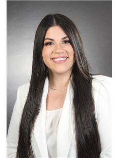 Associate - Daimy Aguayo - RE/MAX REAL REALITY 