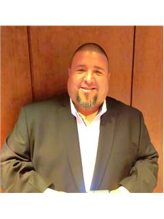 Associate - Jose Davila - RE/MAX DORADO REALTY