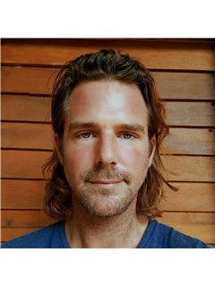Associate - Julian Marquardt - RE/MAX ECO LIFESTYLE