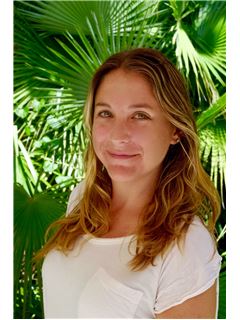 Makelaar - Haydee Stuart - RE/MAX PURA VIDA
