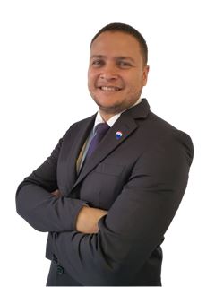 Consulente Immobiliare - Victor Recinos - RE/MAX CAPITAL