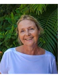 Alexandra Kleinow - RE/MAX OCEANSIDE REALTY