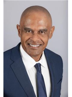 Associate - Enrique Cuilan - RE/MAX REAL REALITY 