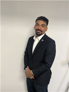 Associate - Steven Rodriguez - RE/MAX CLASSIC