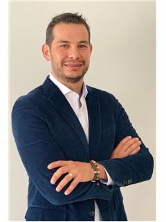 Asociado de Venta/Agente - Andrés Villegas - RE/MAX CENTRAL