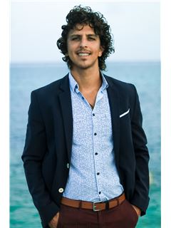 Associate - Joshua Nunez - RE/MAX DORADO