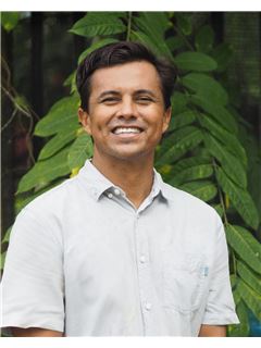 Mauricio Umaña - RE/MAX OCEANSIDE REALTY