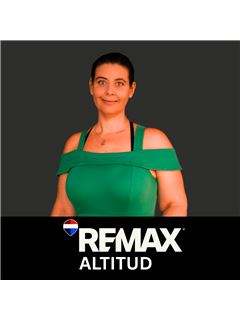 Asociado de Venta/Agente - Alejandra Castro - RE/MAX ALTITUD