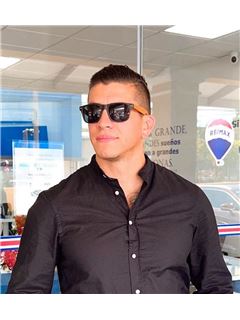 Associate - Sebastian Rodriguez - RE/MAX SUNRISE