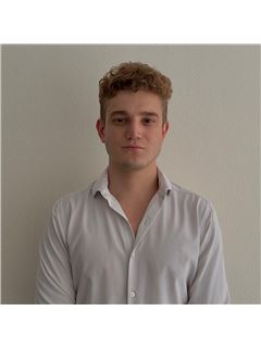 Associate - Daniel Ochoa - RE/MAX FIRST REALTY