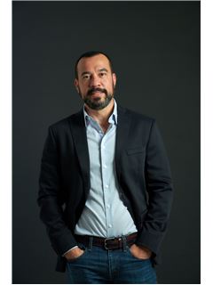 Associate - Julio Aguilar - RE/MAX EXPANSION