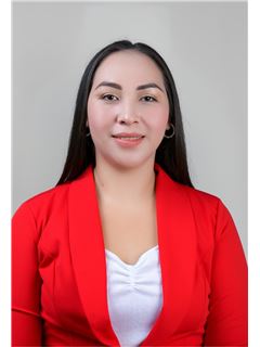 Makelaar - Stefany Araujo - RE/MAX ELITE