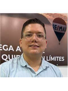 Associate - Hector Hernandez - RE/MAX FORTALEZA 360